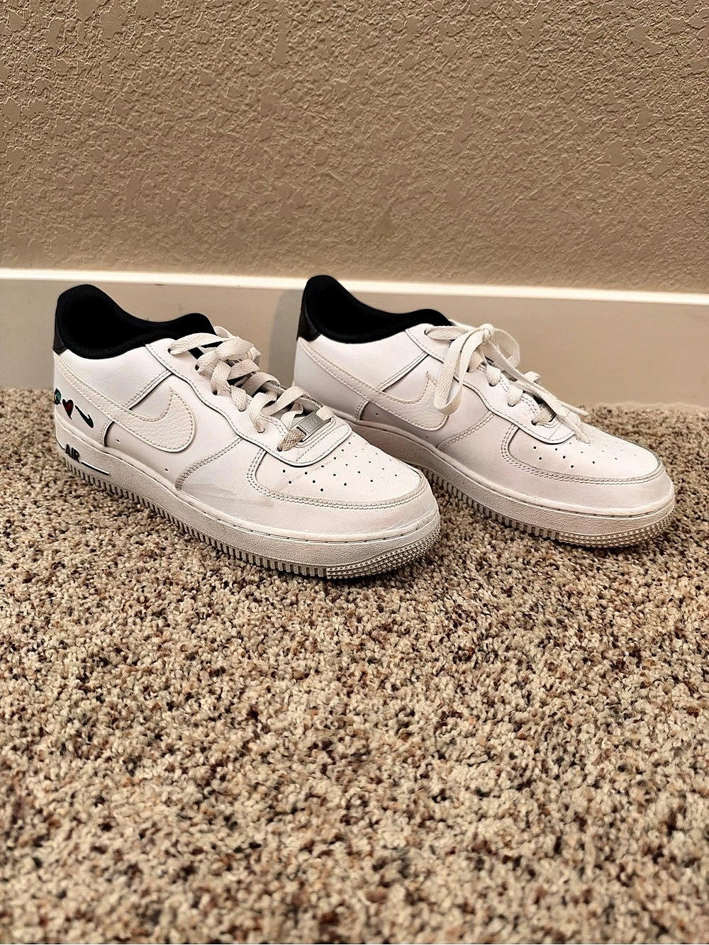 Nike Air Force 1 White & Black Sneakers